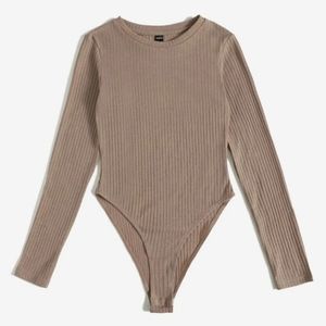 Longsleeve taupe bodysuit snap closure size medium